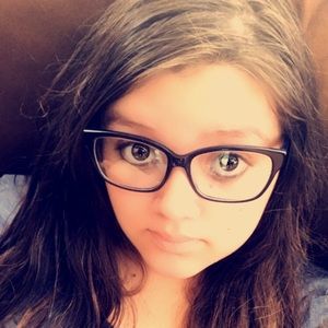 Meet your Posher, Elisa